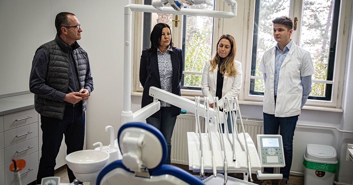 Fogászati rendelő a Segítő Mária Római Katolikus Gimnáziumban